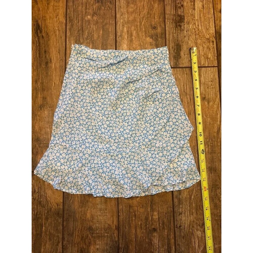 Altar’s State blue, and white floral skirt XS